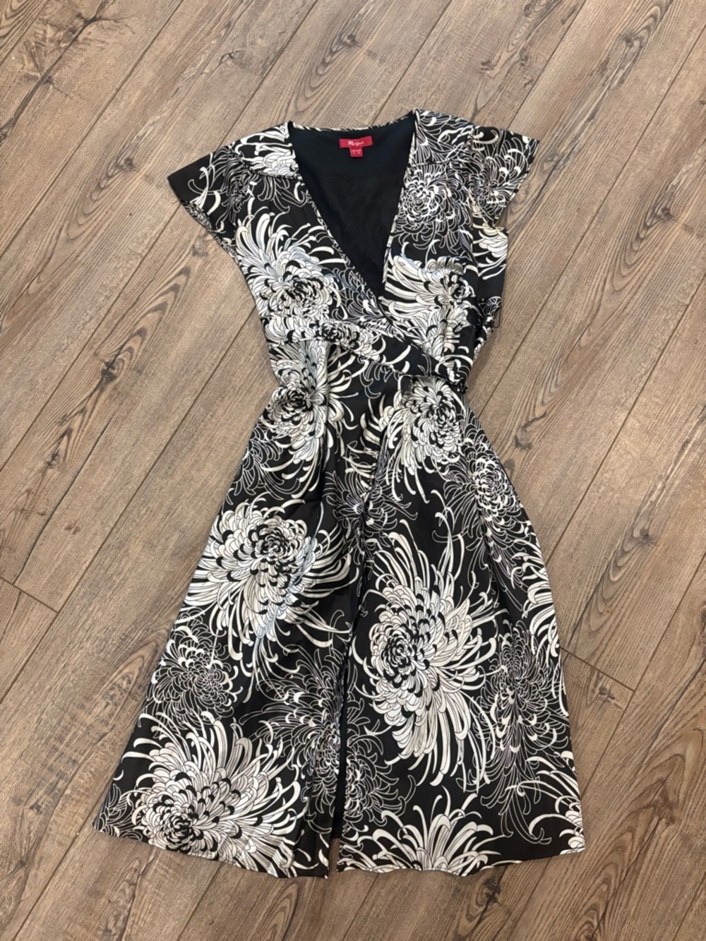 Monsoon luxury silk floral maxi wrap dress size 8 or medium - Picture 4 of 4
